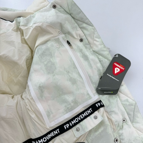 Free People NWT $348 Sage Snow Bunny Slope Boxy Ski Puffer Jacket Snowboarding - Picture 12 of 16